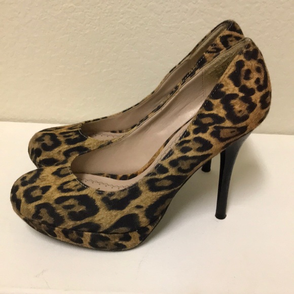 EUC Olsenboye Animal Print Platform Stilettos Sz 8 - Picture 1 of 4